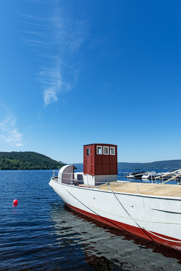 1-Fra rustholk til-SJØSATT-FotoTikkurila.jpg