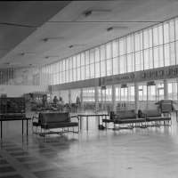 Foto: LFV arkiv/Swedavia<br/>Å slutte å bruke gulv er ikke et alternativ. Utfordringen blir da å lage miljøvennlige gulv som holder lenge. På Bromma flyplass i Stockholm brukes fortsatt vinylulv som ble installert i 1952. 