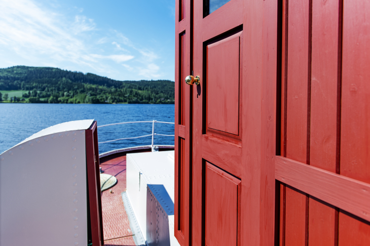 5-Fra rustholk til-LYST GRÅTT OG RØDT-FotoTikkurila.jpg