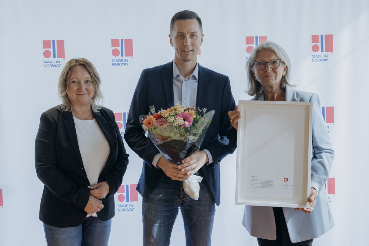 tre foran fotovegg Made in Norway