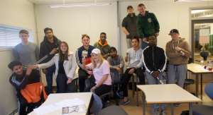 15 elever går hver dag til Åssiden skole i Drammen for å lære overflateteknikk. Fremtidens malermestere er med andre ord sikret. <br />Foto: Robert Walmann/ifi.no