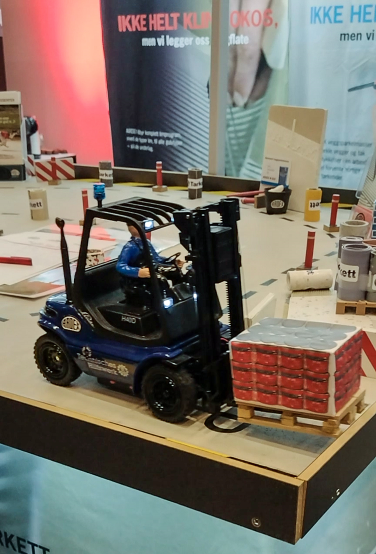 Ardex og Tarkett stand med truck
