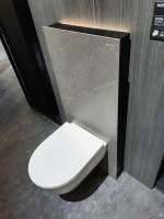 Foto: Thomas Åkerblad/GTT<br/>MONOLITH: Med toalettmodulen Monolith for vegghengte toaletter, plasseres sisternen utenfor veggen og skjules av en plate. Denne leverer nå Geberit i nye dekorer. 