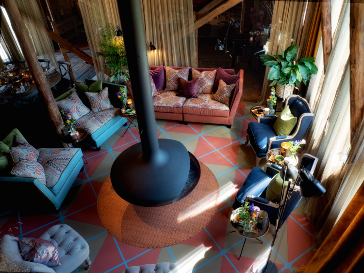 Rutemalt gulv i låven, Villa Åmot/Åmot Gard