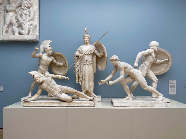 gipsfigurer fra antikken på utstilling 