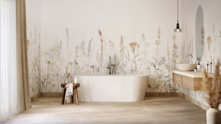 Baderom med badekar midt på veggen, som er kledd med våtromsvinyl med naturmotiv