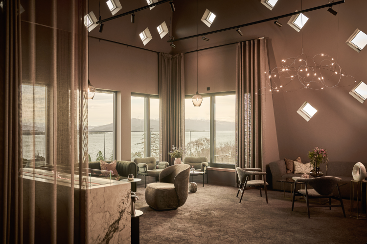 lounge med utsikt over havet