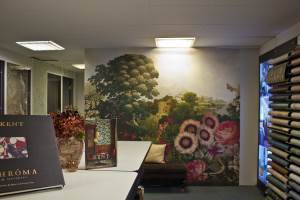 TAPETELDORADO: Det nyoppussede kontoret til Borge er et eldorado i flotte tapeter.<br />Foto: Chera Westman/ifi.no