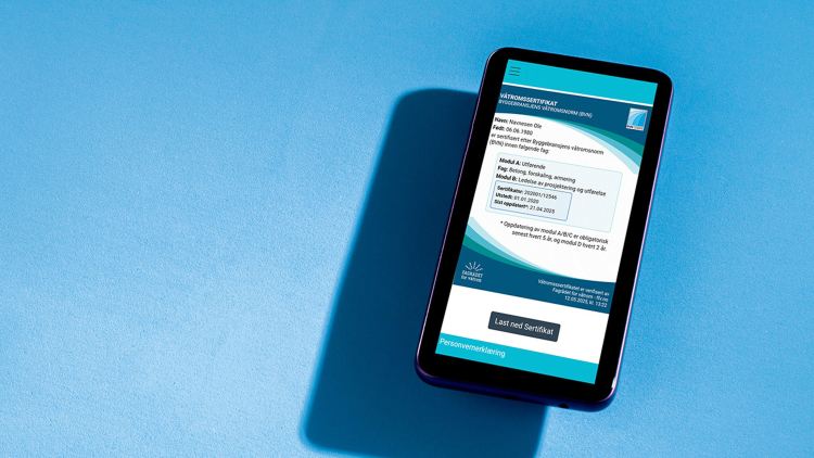 mobiltelefon viser digitalt våtromssertifikat 