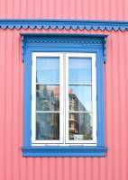 Foto: Bjørg Owren/ifi.no<br/>Kunstneren Willibald Storn flyttet til Kampen tidlig på 1970-tallet og malte huset sitt rosa og blått. 