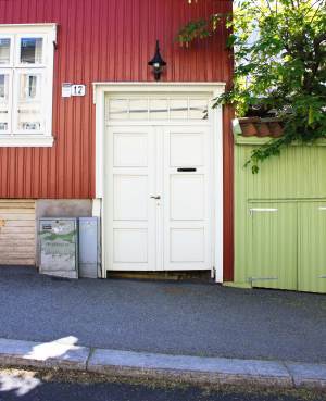 Her lever rødt, grønt og andre farger i skjønn forening, side om side, og viser bydelens identitet.<br />Foto: Bjørg Owren/ifi.no