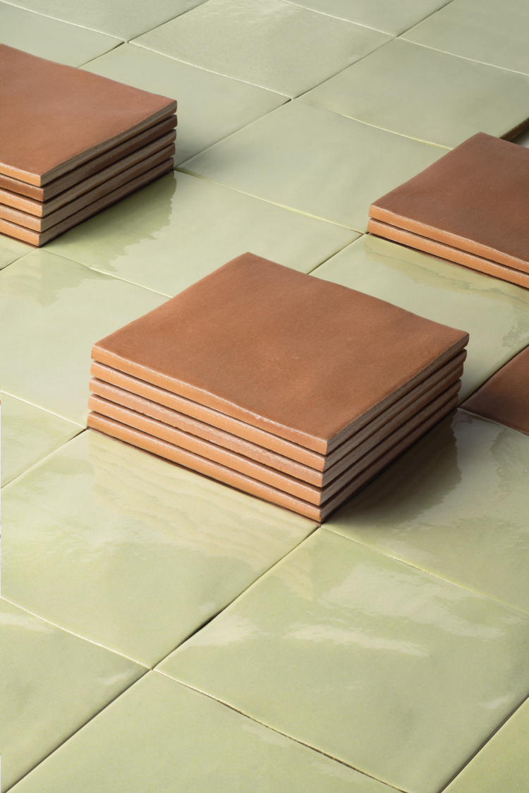 BRUNE OG GRØNNE FLISER 