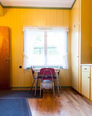 På det gule kjøkkenet ble det laget mye god mat, og kanskje satt det framtidige kongeparet her og snakket om livet.<br />Foto: Kristian Owren/ifi.no