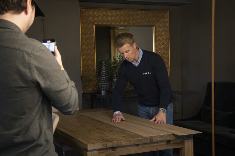 Eirik Skoglund legger Lysefjord klikkvinyl.