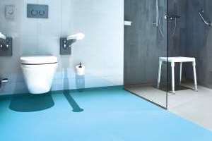 På toaletter og baderom er det viktig at gulvet ikke blir glatt.