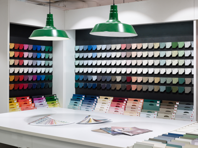 fargebar i fargerikebutikk