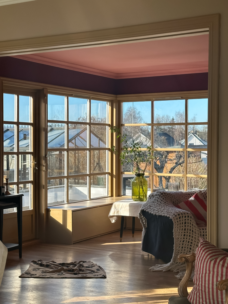 Lions in Lima, sprosser, lister og dør.