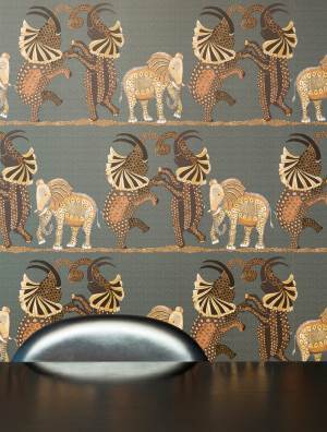 Interiørarkitektene leverer interiør som gjenspeiler virksomhetens karakter og egenart. Tapetet med elefanter viser med glimt i øyet hvem som holder til her. Tapet Ardmore fra Cole&Son.<br />Foto: Anne Bråtveit