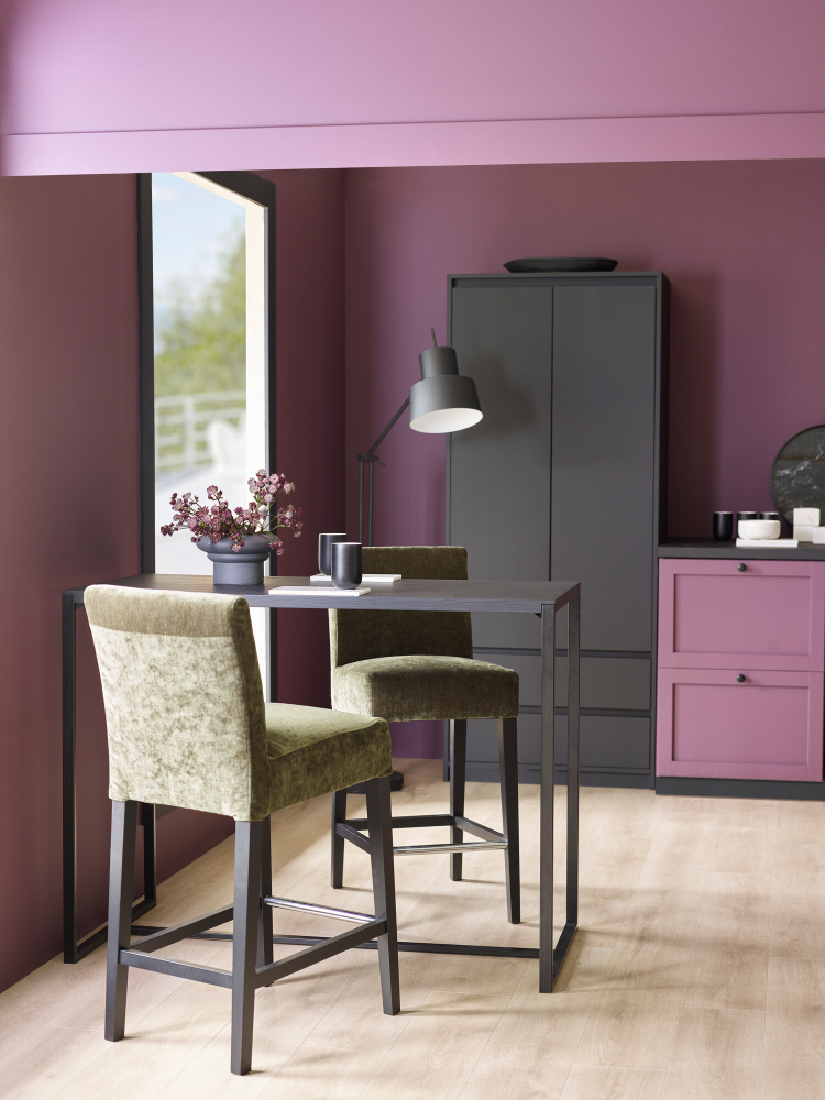 Kjøkken malt i asiatisk inspirerte farger fra Fargerike. Årets farge 2021.