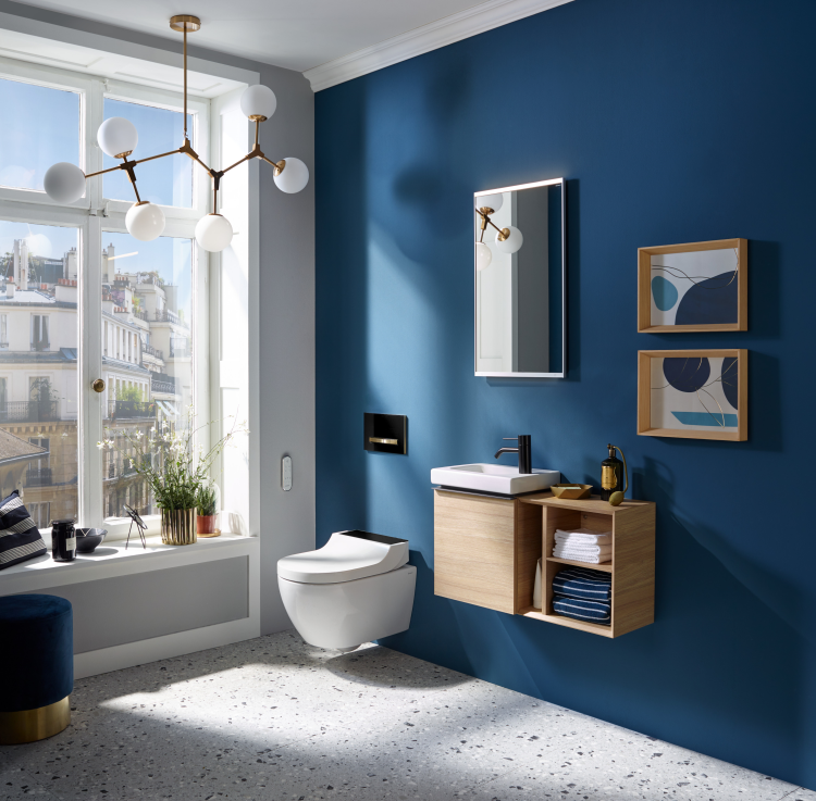 Blått bad med dusjtoalett