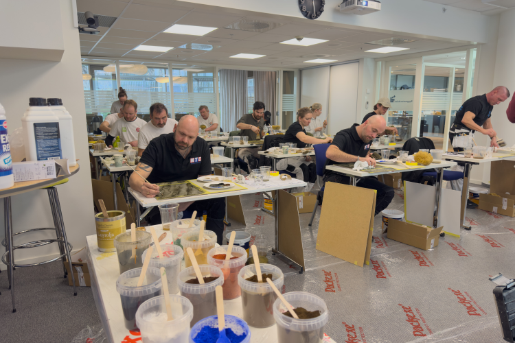 FULLT FOKUS_KURS I DEKORASJONSMALING_FotoIverValkve_IFI_no-193 (5).jpg