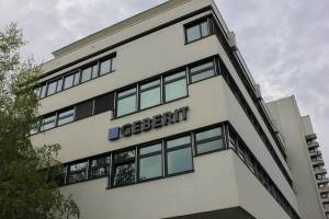 Foto: Iver Valkvæ/ifi.no<br/>GEBERIT har har virksomhet over hele verden, er en europeisk leder innen sanitærprodukter. Konsernet har hovedkontor i Rapperswil-Jona i Sveits. 