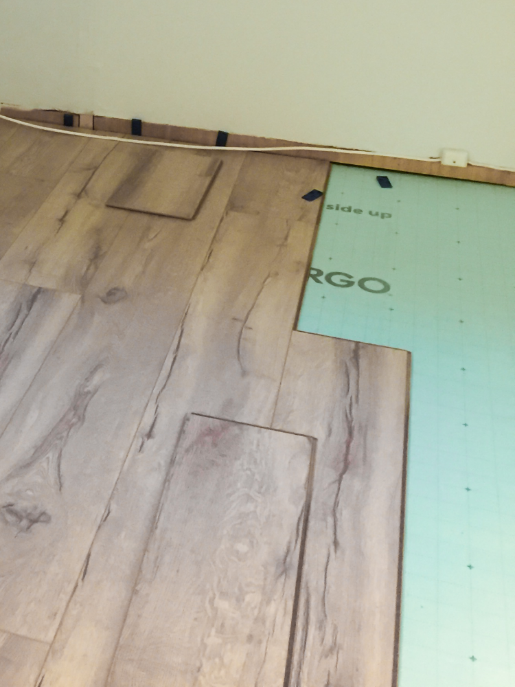 gulvlegging laminat på gulvunderlag 
