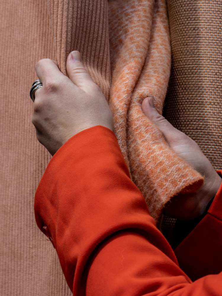 orange fersken hånd