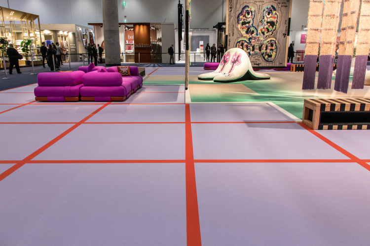 stort rom tepper sofa lilla