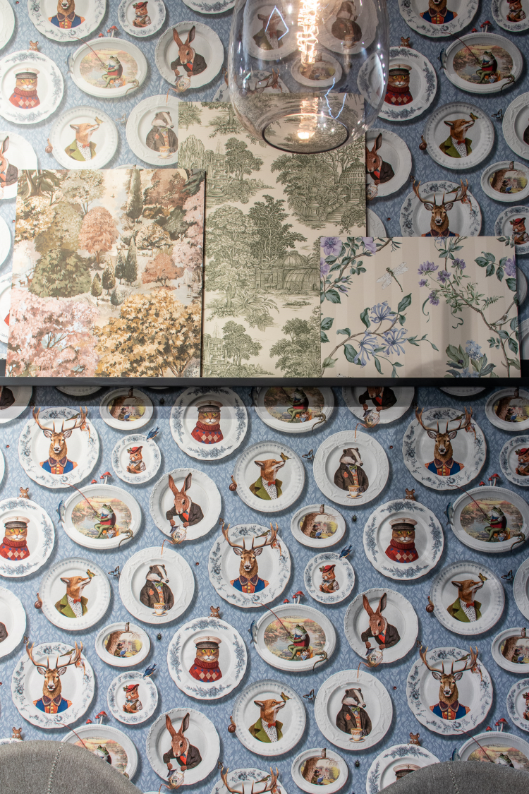 tapet mønster tallerkener 