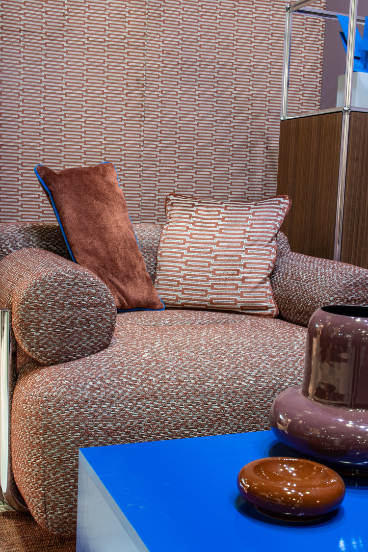 jordfarger blått bord stue