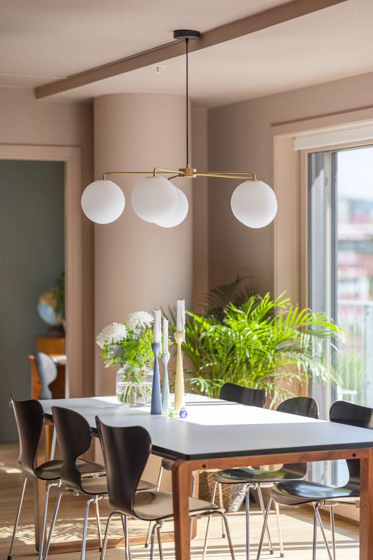 Utsikt fra stue malt med maling/farge Skin Powder fra Pure&Original.al