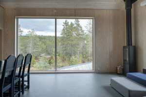 Foto: Hanne Jørgensen/Polyflor<br/>GRØNT GULV: I oppholdsrommet, gangarealet og på  soverommene har arkitektene valgt grønnfargen «Dried Tarragon 8644».