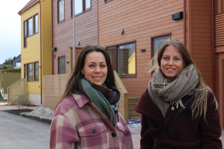 Prosjektselger Hanne N. Breen og Torni Støvland fra i-Bolig