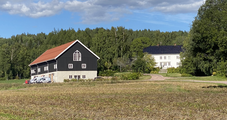 Sortmalt låve