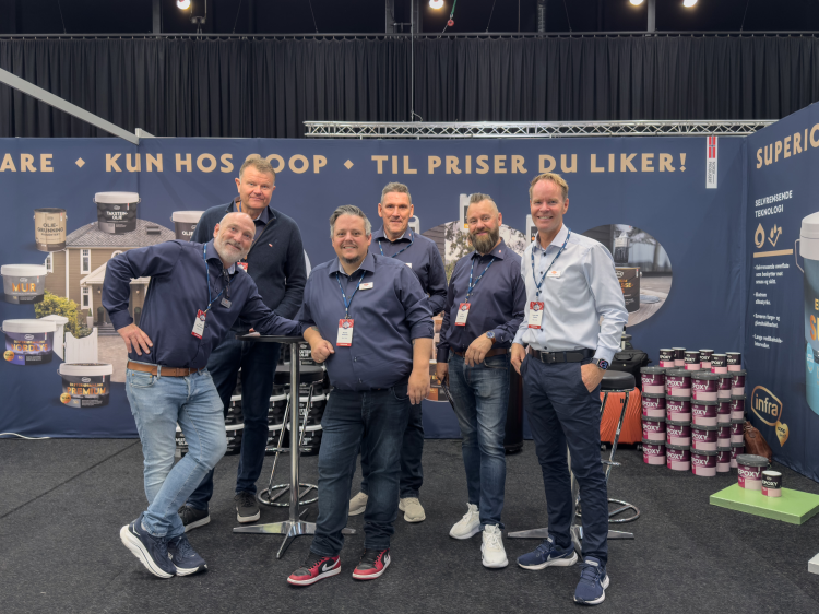 Gjøco ansatte som smiler til kamera