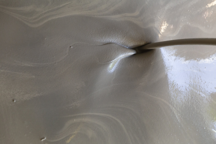 avrettingsmasse pumpes ut 