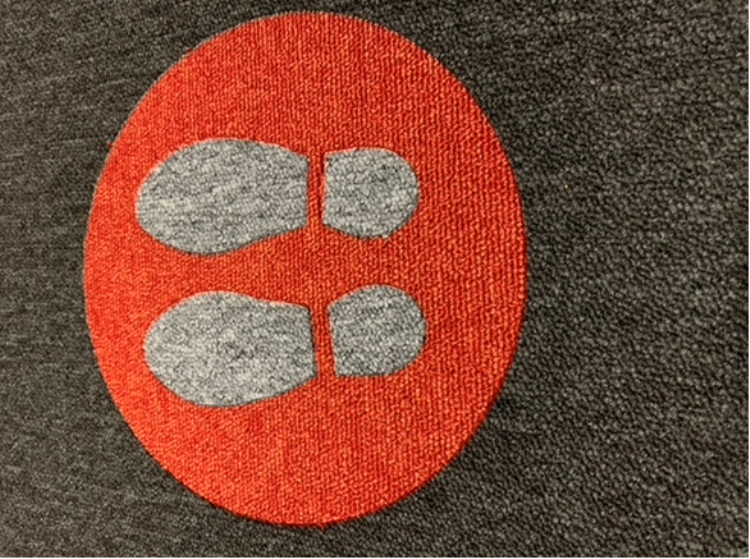 På teppefliser er det et bedre å legge inn spesialdesignede fliser. 