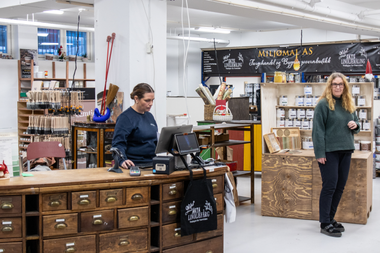 fargehandel interiør i butikk