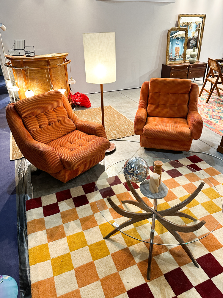70talls brunt oransje stol teppe