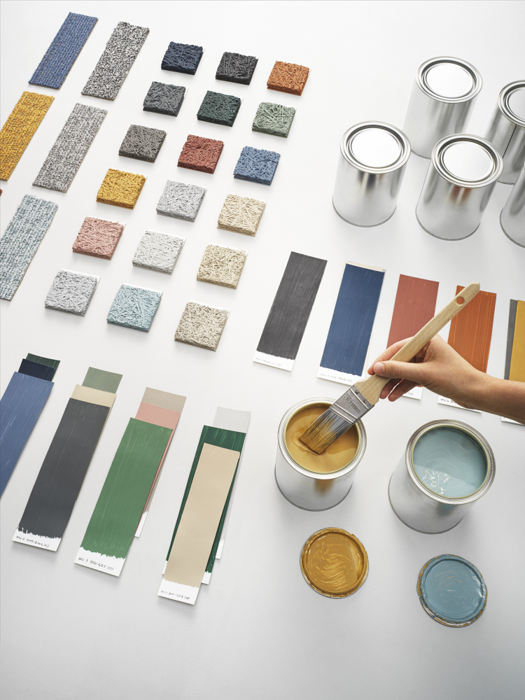 prøver på gulv mot hvit bakgrunn