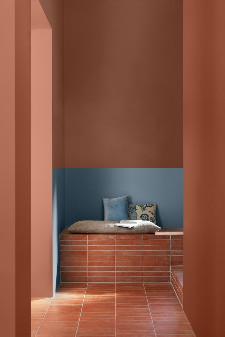 rustfarget med blått interiør