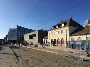 Utsikt mot Vestbanen, Nasjonalmuseet og Aker Brygge Oslo, 2021<br />Foto: Mette L'orange