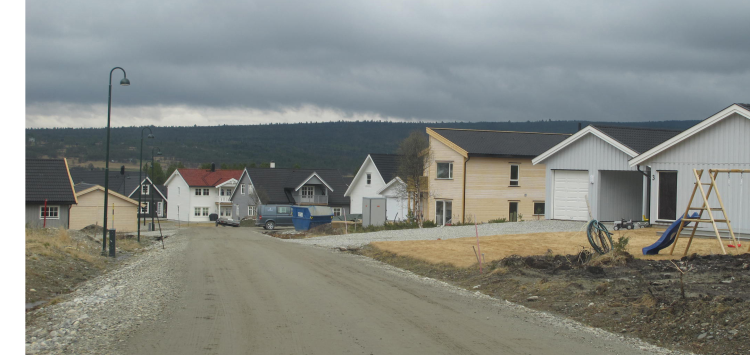 Nytt boligfelt alle hus malt hvite eller lyse grå