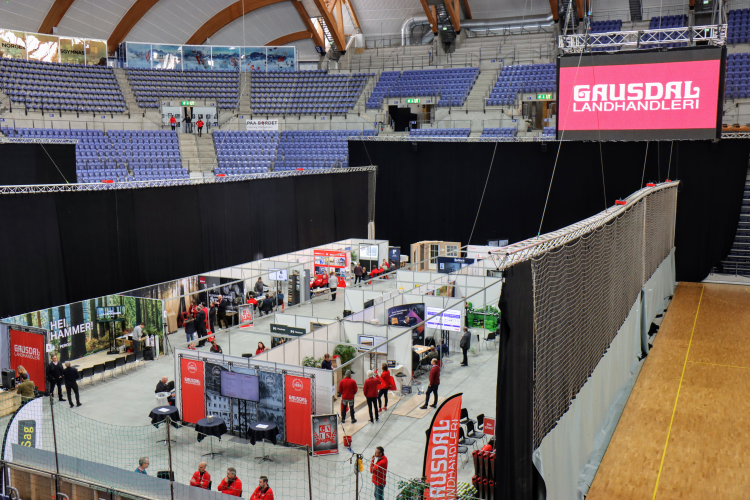 Gausdal Landhandleris messe, Håkons Hall