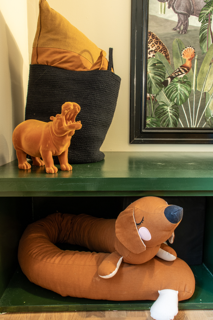 grønt skap dinosaur leke