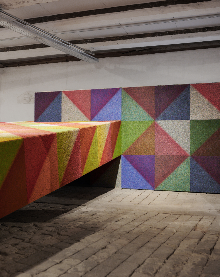 Color Blocked, utstilling