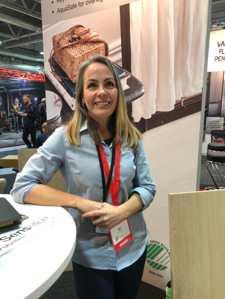 Pergo sin stand på messen