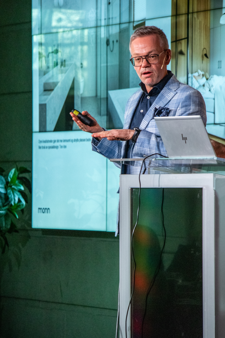 Trond Ramsøskar fra Monn interiørarkitekter.