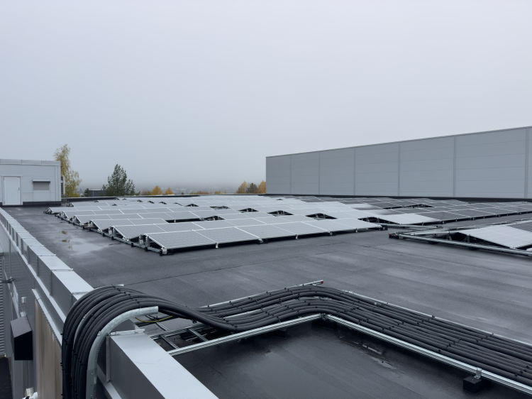 Solceller på taket i IBGs nye lokaler på Skytta